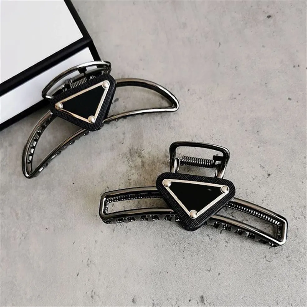 Luxur Designer Womens Hairclips Metal Triangle Hair Clip with Stamp Women Girl Brand Triangle Letter Barrettes Fashion Hair Accessorie 187f
