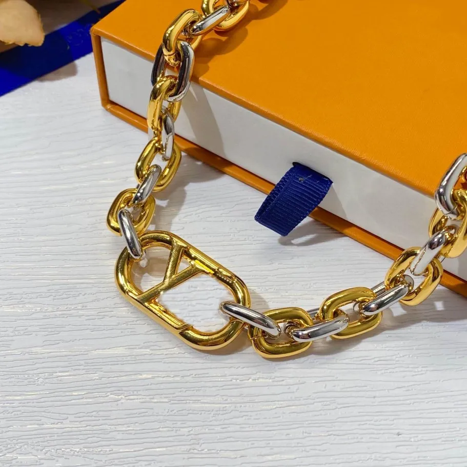 2022 Toppkvalitet Charm Pendant Halsband med två färger pläterade för kvinnor Bröllopsmycken Gift Have Box Stamp Choker PS7557 284R