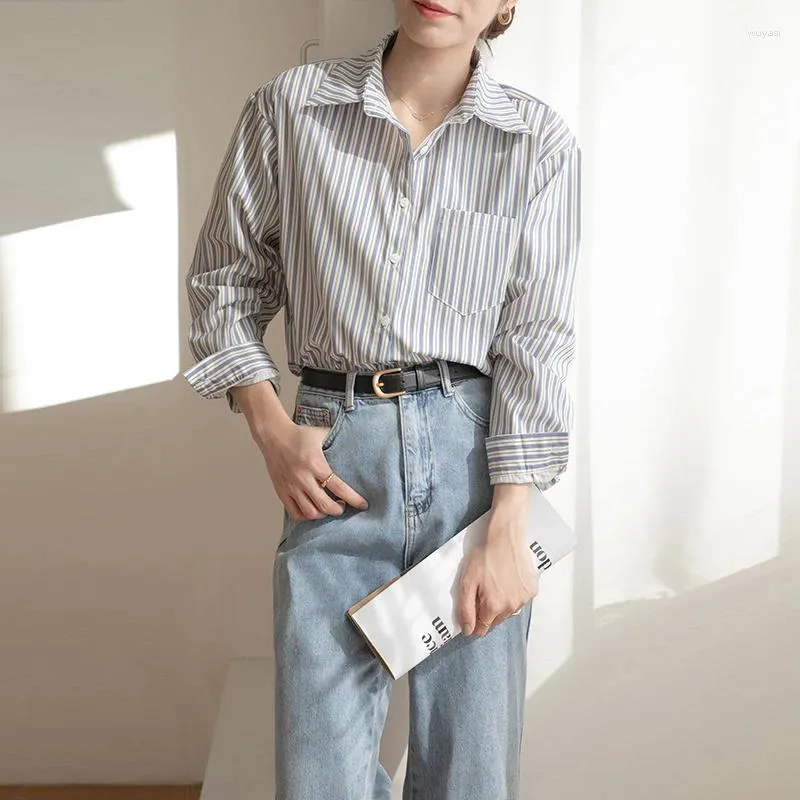 Chemise de chemisiers pour femmes tops féminins printemps 2024 Bureau Lady Korea Style à manches longues à rayures en vrac single Blue Blue Stripes Femmes Shirts