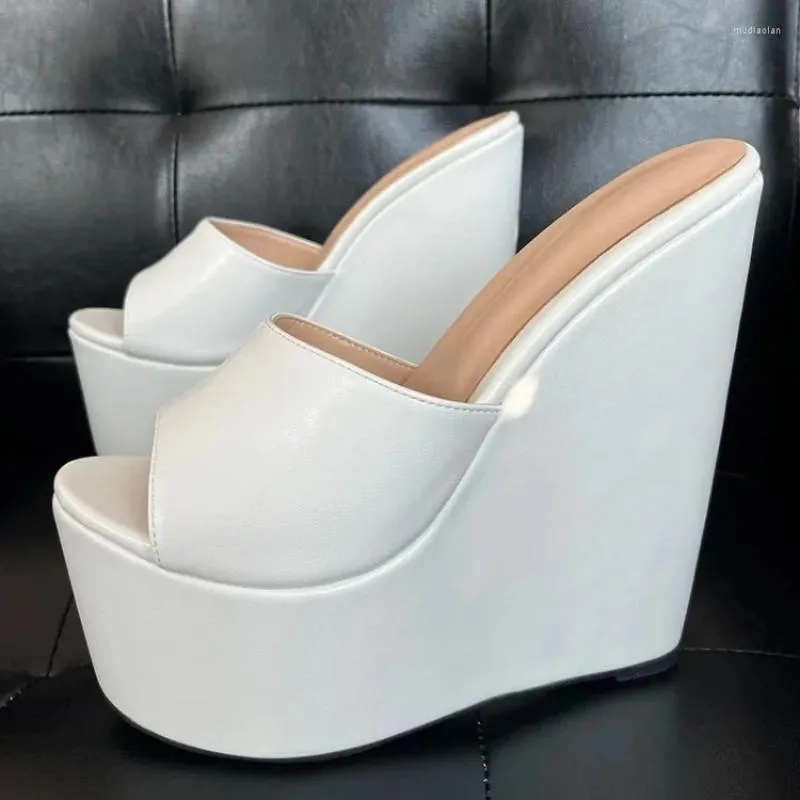 Sandales 2024 Handmade Women Plateforme Cenaires d'été talons hauts Round Toe Magnifique chaussures décontractées blanches Lesdies nous plus taille 5-15