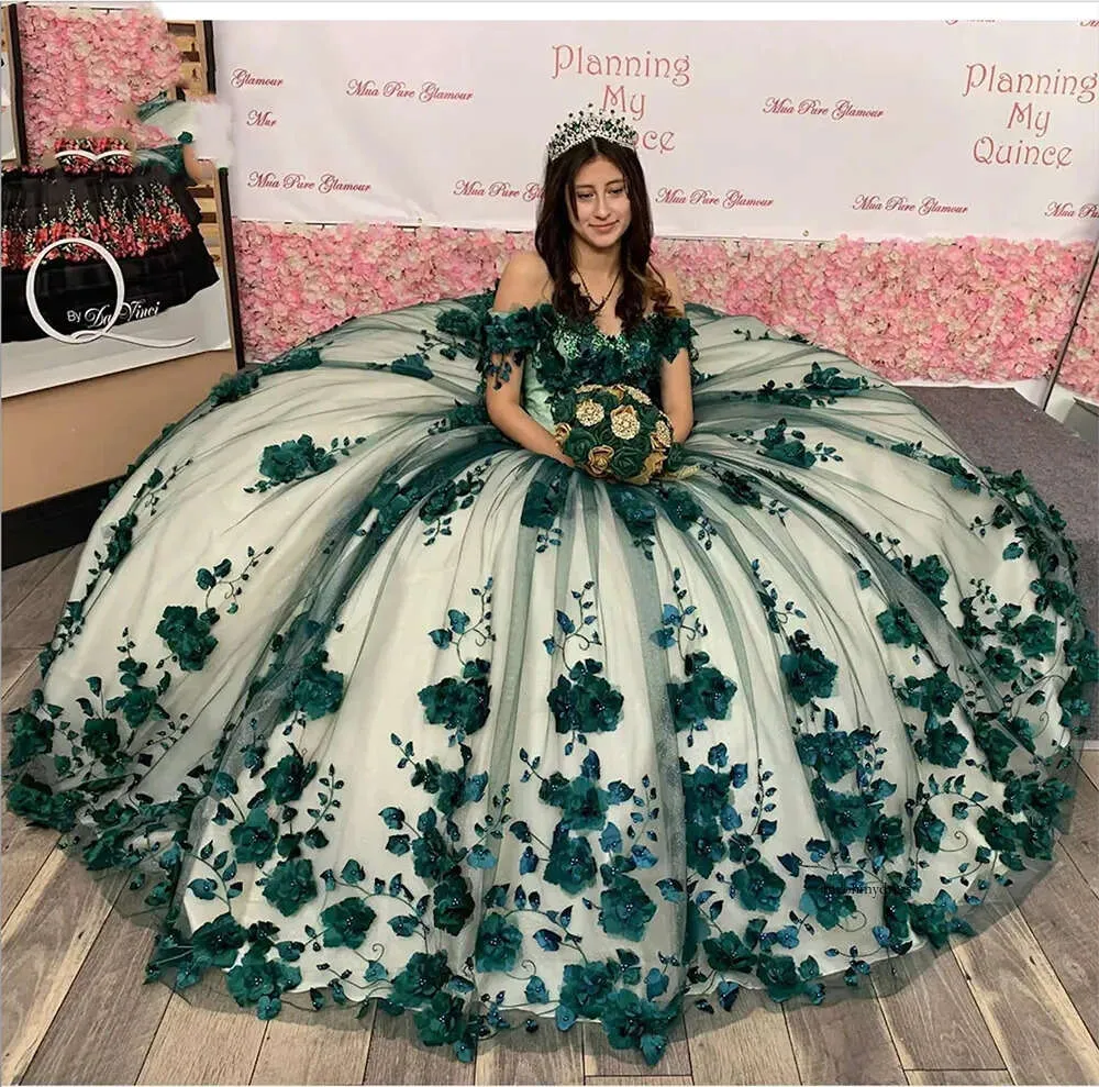 Emerald Yeşil Prenses Quinceanera Elbiseler 3D Çiçek Boncuklar Dantel Up Aplike Tatlı 15 16 Balo Partisi Giyim XV Anos 2023 0509