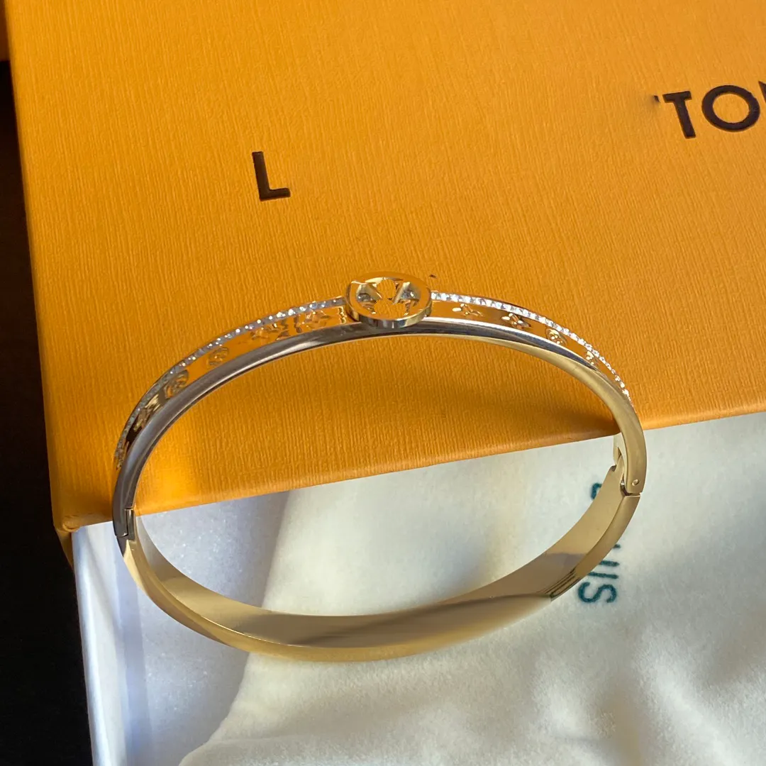 Trendy bracelet brands clearance