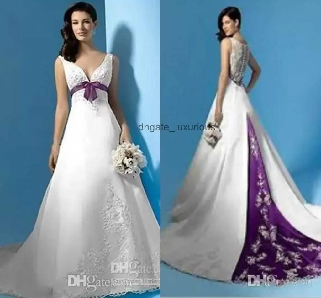 Vestido de noiva branco e roxo Bordado de renda vintage mancha em videiras de decote em videira em vestidos de noiva Long Princess Long Vestidos