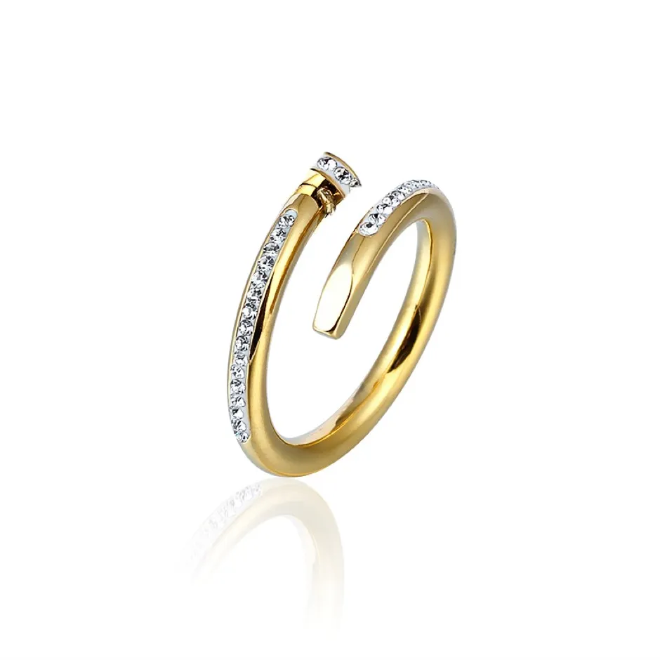 avec une boîte de créateurs hommes femmes un diamant anneau amour ring Carditer bijoux clou suspendre vis de mariage couple couple cadeau mode luxe saf 284p