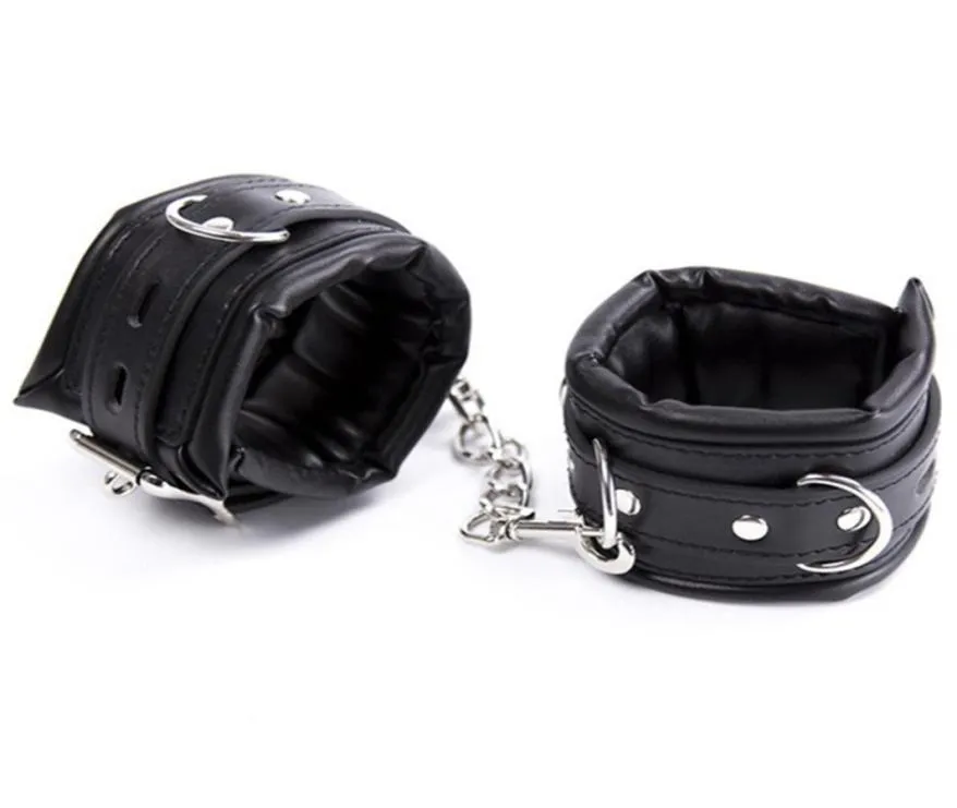 Poignet en cuir éponge poignets de la cheville retenue de bondage ceinture esclave verrouillable dans des jeux adultes toys sexuels érotiques fétichistes 4811972