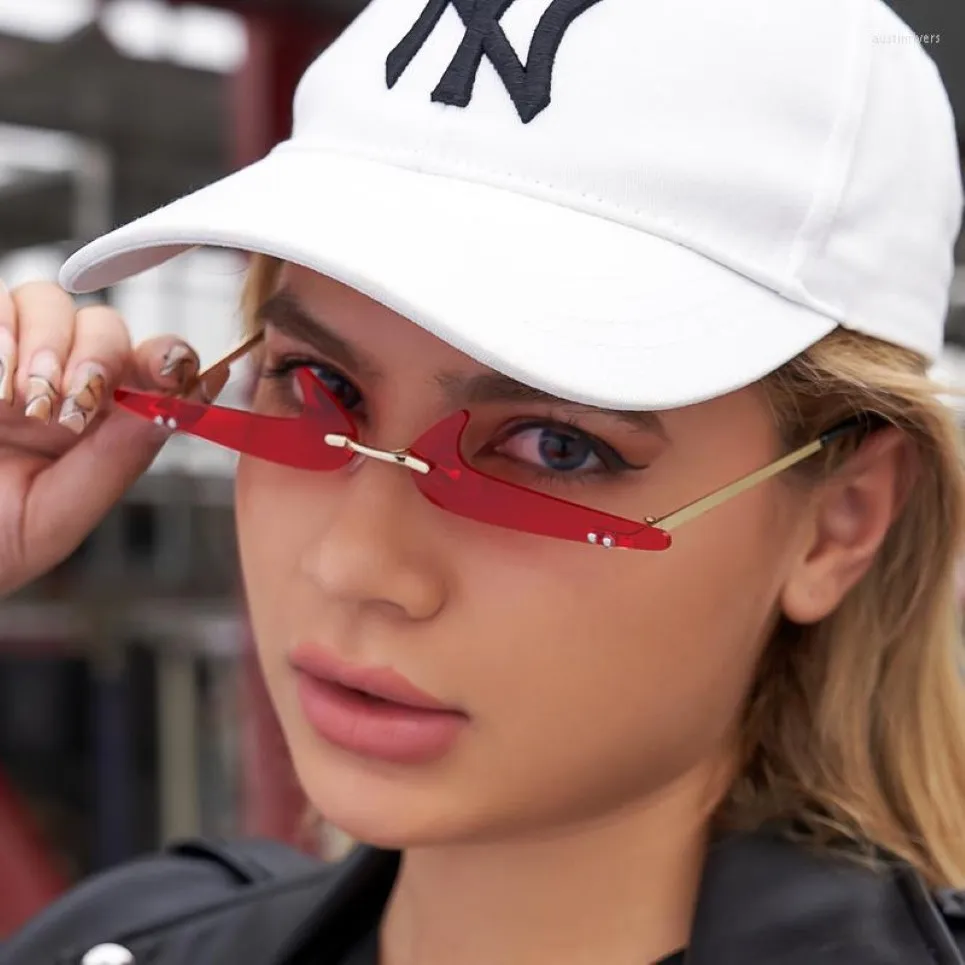 Güneş Gözlüğü 2022 Moda Küçük Çağırıcı Erkekler Kadın Hook Şekli Gözlük Komik Kene Ocean Lens Seksi Balo Güneş Gözlükleri 229c