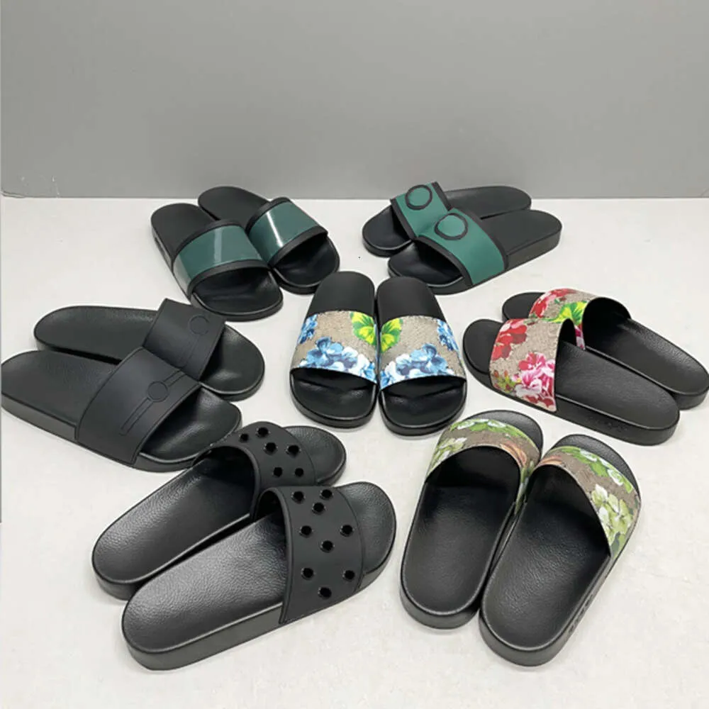 Sandales d ete Slippers pour hommes et femmes Flatform Slides Home Fashion Beach Chaussures