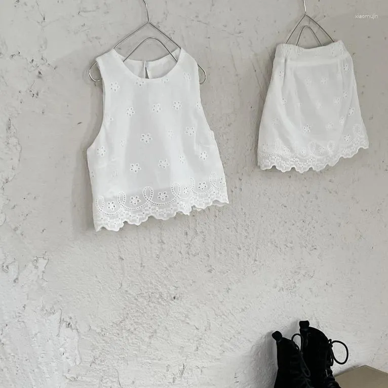 Одежда набор двух пьесов детской принцессы для девочек летняя лесная короткая юбка 2024, детская сладкая, выпадающая вязание крючком