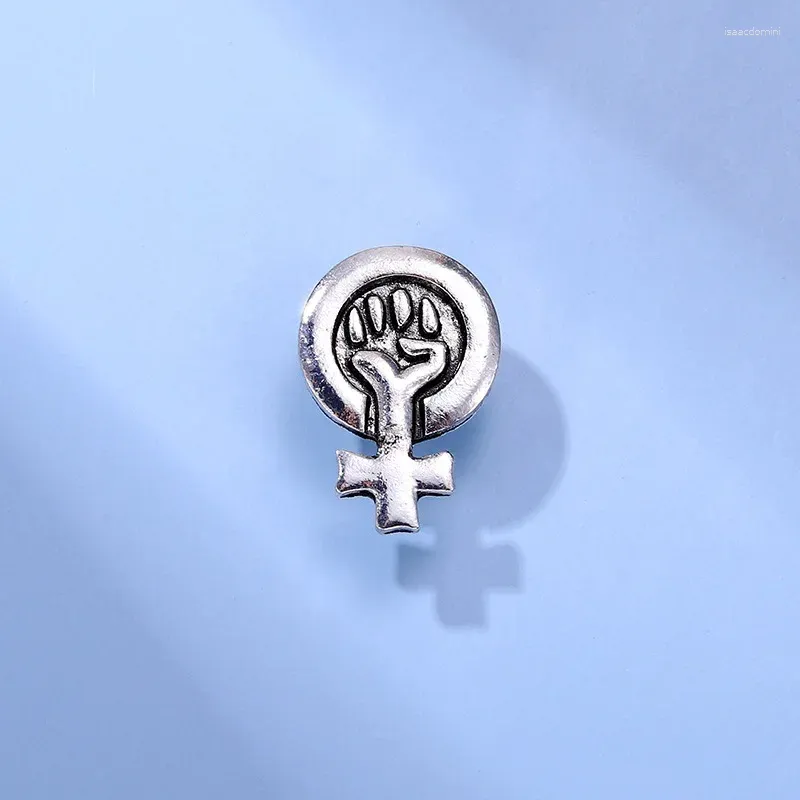 Broscher feminism emaljstift silver färg näve kvinnlig kraft inspirerande lapel metall märken inspiration smycken gåva grossist