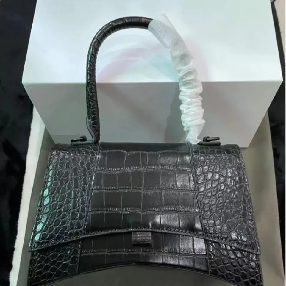 2021 luxury designer handbag ladies fashion shoulder bag wallet crocodile moon diagonal bag Evening Bags color options 359V