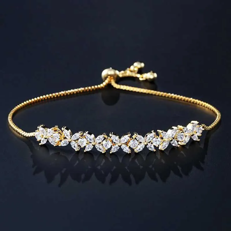 Wedding Bracelets Classic Shiny Clear Zircon Flowers Adjustable Charm Bracelets for Women Sliver Color Fashion Wedding Jewelry