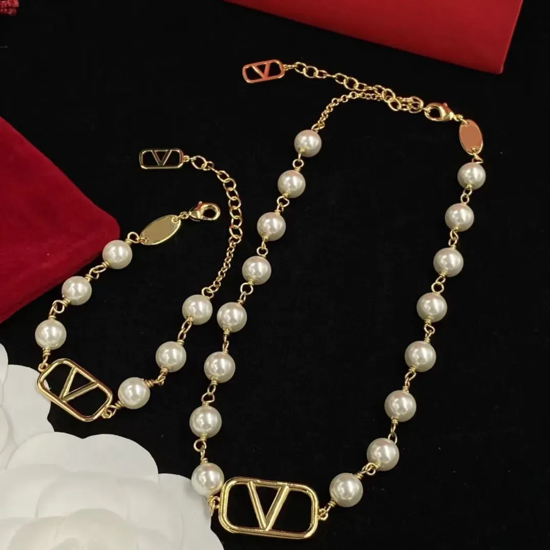 Stylish Pearl Alphabet Halskette Gold Luxus Designer Armband Frauen Schmuck Sets Geburtstagsfeier Geschenke