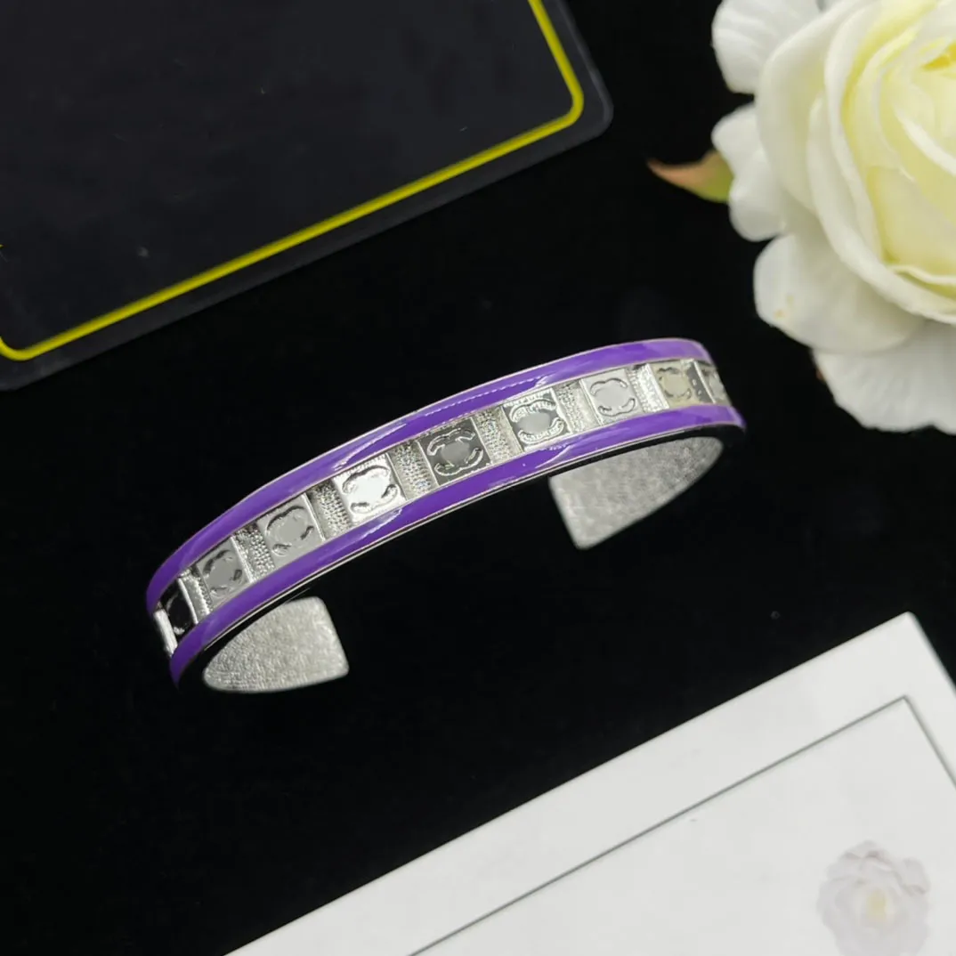 Sell Sell Designer Bracelet Women Bangle Bangle High-deliss 18 km plaqué argent titanium Steel Femmes LETTRES BRANDS Brangle Brangle Bijoux de fête d'anniversaire