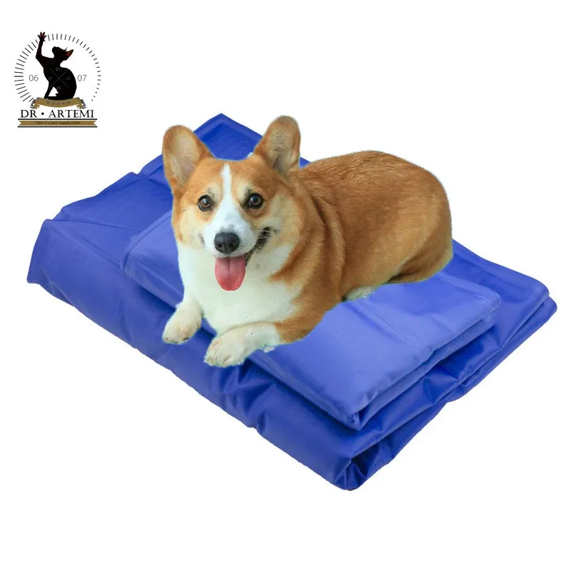 Mat de refroidissement pour chien de compagnie de compagnie de glace en peluche en peluche