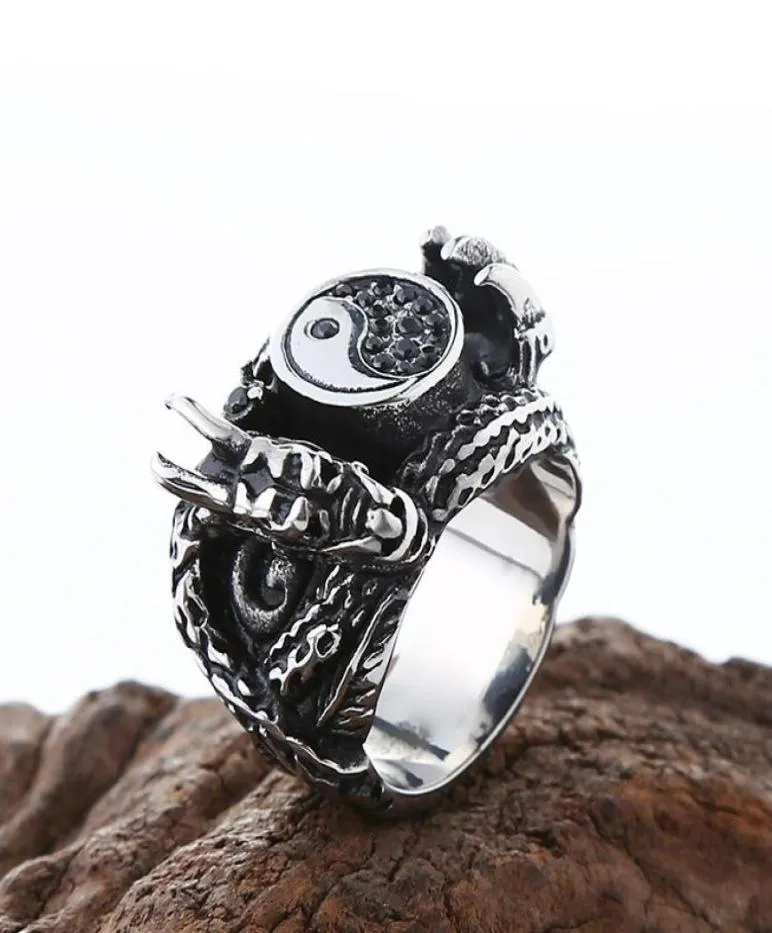 Cluster ringen punk yin yang taiji vintage zilveren kleur etnische mode draken klauw metaalring voor mannen retro sieraden bague hemme5743094