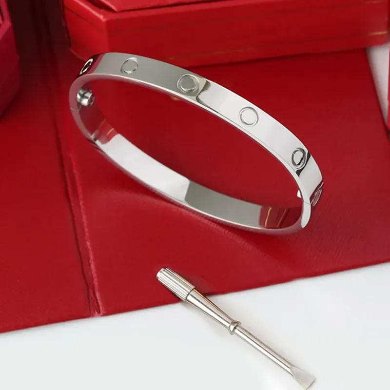 Designer Luxe sieraden Women's Bracelet Classic 5.0 Titanium staal legering Bracelet Gold Plating Proces kleur zilver nooit vervagen niet allergisch