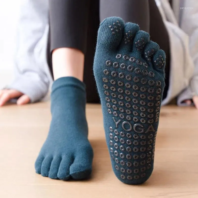 Kadın Çorap 1 Çifti Yoga Pamuklu Bayanlar Anti Slip Silikon Silikon Spor Salonu Ballet Beş Ayak Ayakçısı Spor Dans Olmayan Elastik Çorap
