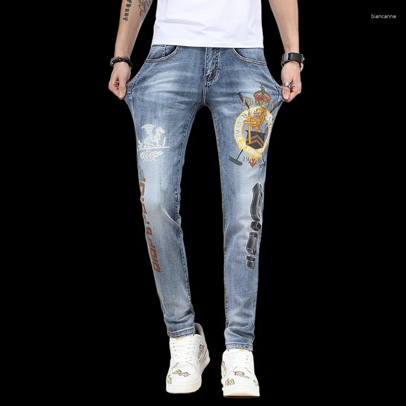 Jeans jeans di fascia alta di fascia alta ricamata e estiva di moda 2024 pantaloni stampati in forma slim fit