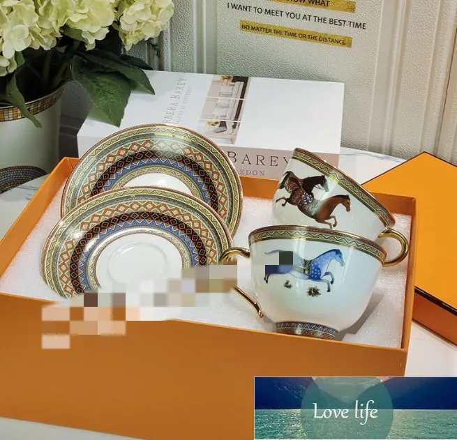 Copo e pires de casal de copo duplo da tarde de chá de chá de chá de cerâmica Creme Creative Personalized Gifts