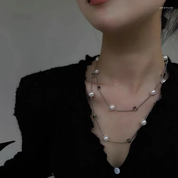 Pendanthalsband Autumn Winter Metal Pearl Necklace For Women's Light Luxury Cool Style Collar Chain Personlig mode mångsidig