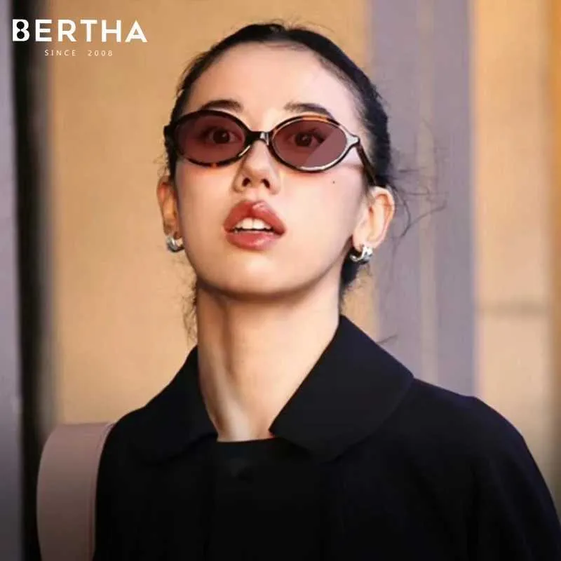 Sunglasses BERTHA Cat Eye Sunglasses Glasses Matched Anti-Blue Eyeglasses UV Protection Gradation Black Frame Discoloration Advanced Sense J240508