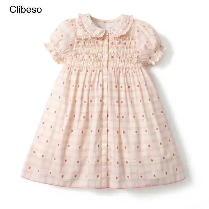 Robes de fille 2025 Fleur bébé robe fumée rose motif rose fleur fleur brodées manches bouffantes robe en coton robe pliée avec boutonl240508