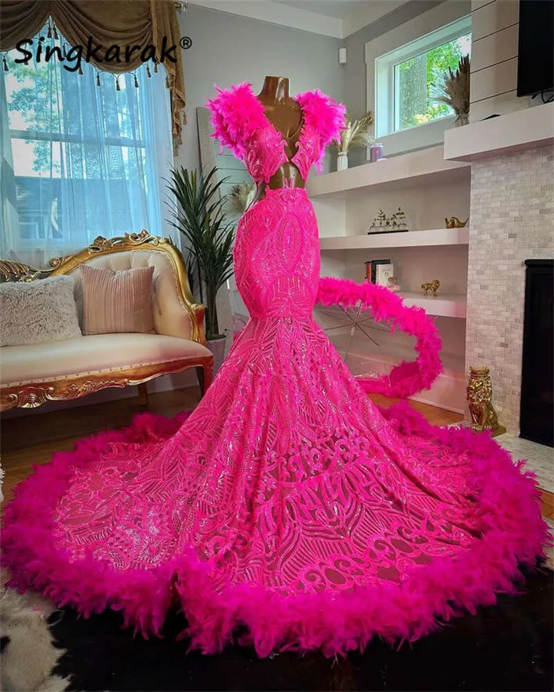 Robes de bal de sirène rose vif brillant sexy 2023 pour les filles noires en V paillettes à col plumes d'anniversaire robe de bal de bal.