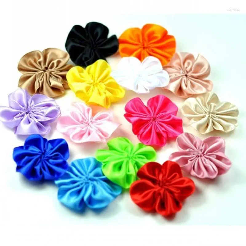 Kwiaty dekoracyjne 10pcs/działka 1.5 "16 colors Artefical Satin Flower for Baby Girl Heal Butique Fair Akcesoria do włosów