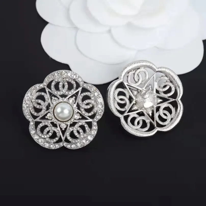 Pendientes de flores de diseñador de lujo perlas Diamantes 925 Begueras de plata Joya de moda 242K