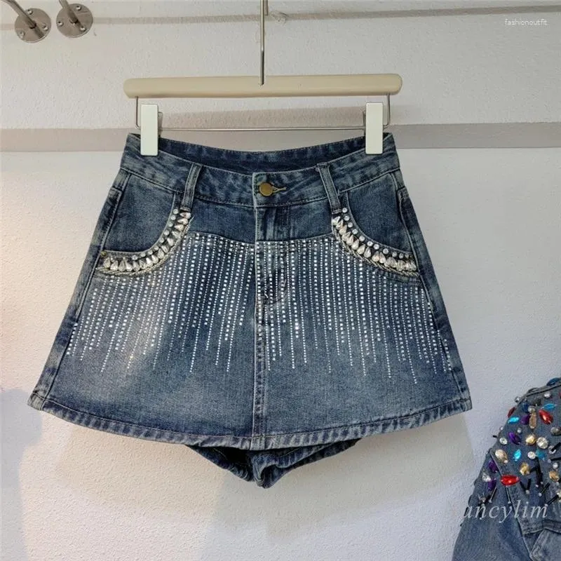 Damen-Shorts mit Diamanten eingebettetes Denim Kurzer Culotte 2024 Frühlings Sommer hoher Taille Schlähne falsche zweiteilige Hüftröcke