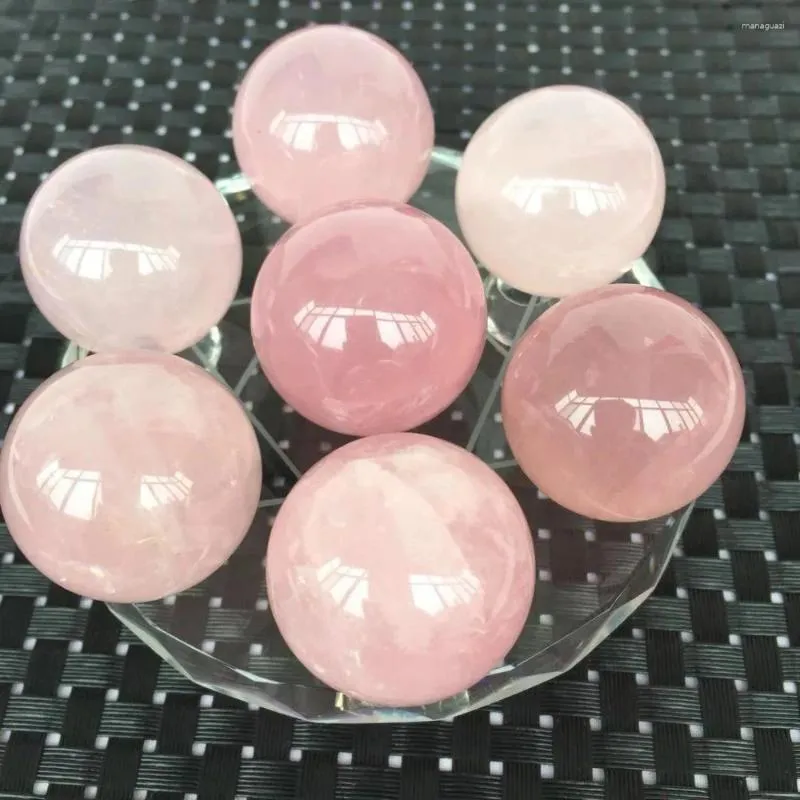 Decoratieve beeldjes Love Stone Natural Pink Rose Quartz Crystal Gemstone Sphere Metafysical Chakra Healing Star Array Decor Groothandel