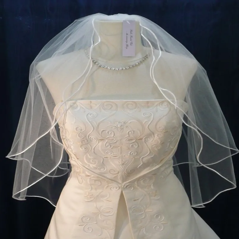 Meilleure vente WHATIE IVORY VEIL DE MARIAGE CHAMPAGNE LONGUEUR LONGUEUR ENDE VEIL BRIDAL AVEC PEUB 235A