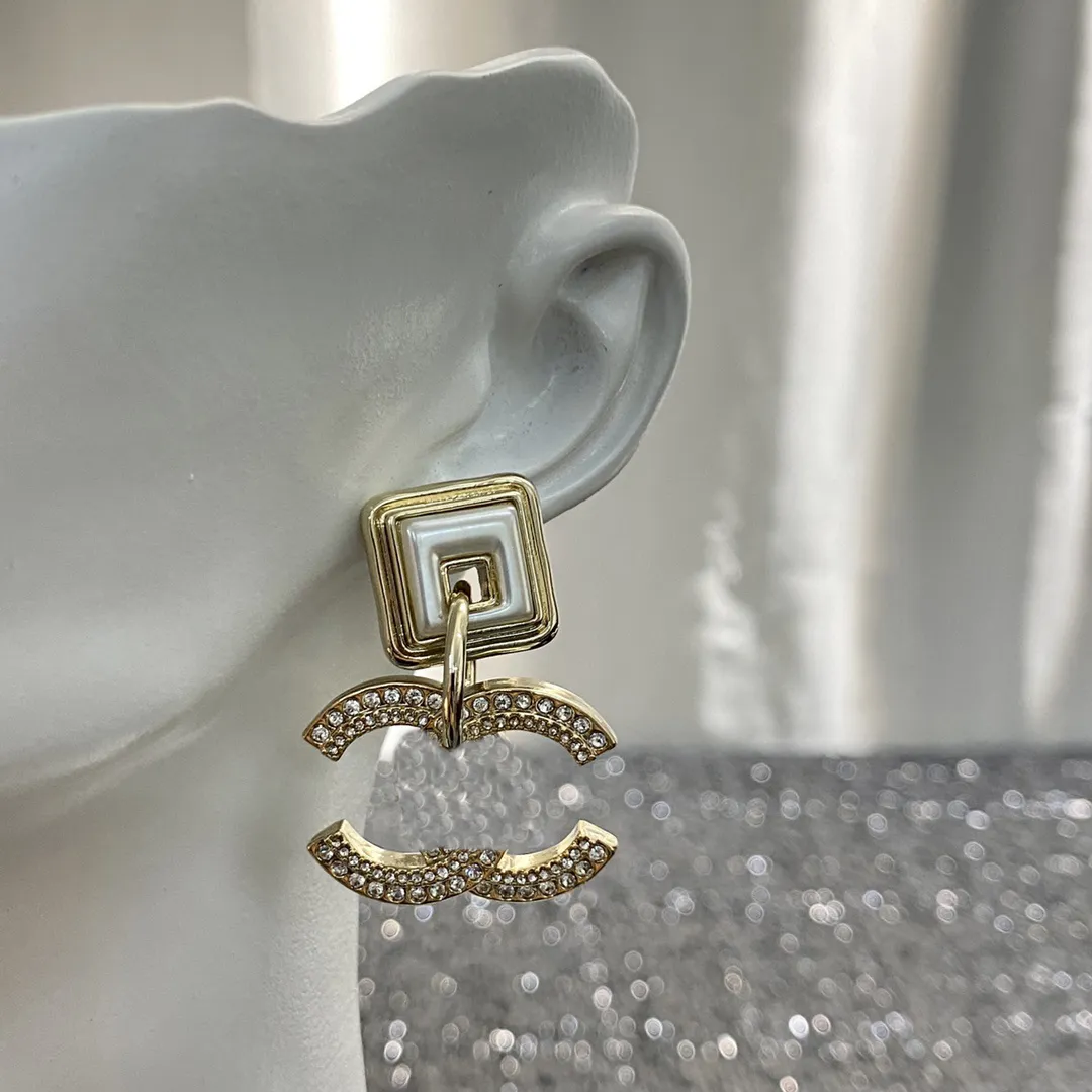 Designer C Earring Luxury Stud hoop Earing Women Fashion Jewelry Metal Letter CClies Pearl Gold Earrings cjeweler Woman chanells Gift orecchini 7731