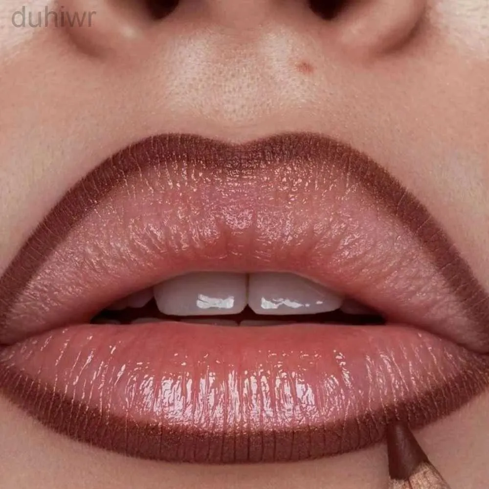 Crayons à lèvres Matte Lip doublure en or Tardon étanche à rouge à lèvres Crayon facile pour les femmes pour porter un lèvres à lèvres sans tige.