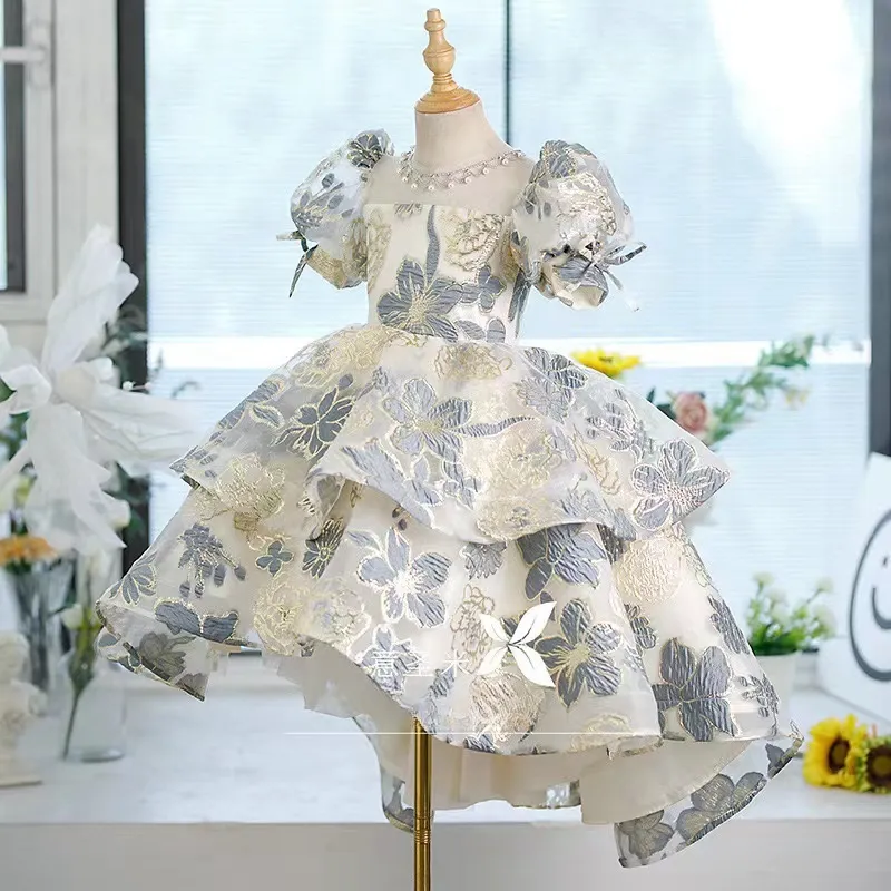 Verjaardag Kids Flower Girl -jurken 2024 Luxe handgemaakte bloemen Tiered Tule Ball Little Girls For Wedding kralen Bridal Jurken Borduurwerk Eerste heilige communiejurk