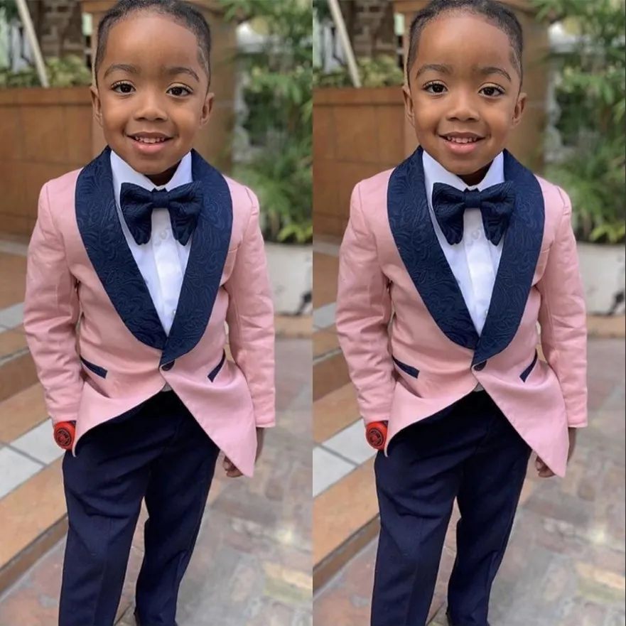 Ring Bearier Wear Suits Boys for Wedding Birthday Party Turnits 2023 Prom Costumes Graduation Gradual Kids Tuxedos Formal 2 pièces Set Pink 220F