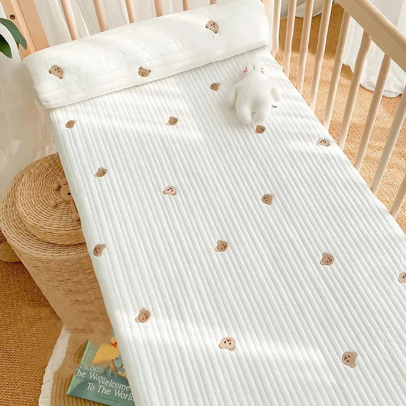 130*70cm120*60 cm Fogli a prelievi in cotone a cotone materasso a letto morbido per il materasso per baby -orso ricamo per letti per neonati nato set 240509
