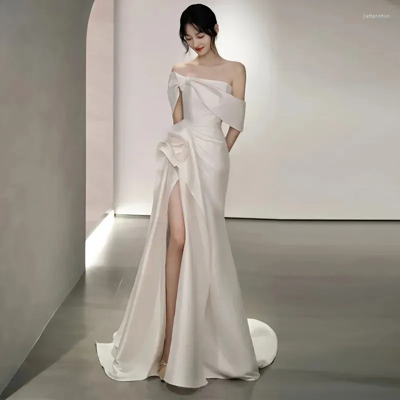 Robes décontractées robe élégante femme femme de couleur solide sans bretelles plissée plissée longue jupe en ligne sexy robe de soirée M019