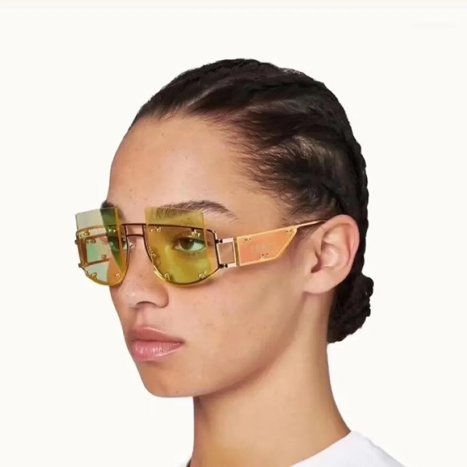 Arrivée Sexe Fenty Lunettes de soleil Femmes Men 2021 Fashion de haute qualité Lunes de soleil surdimensionnées Quay Feminino 272k