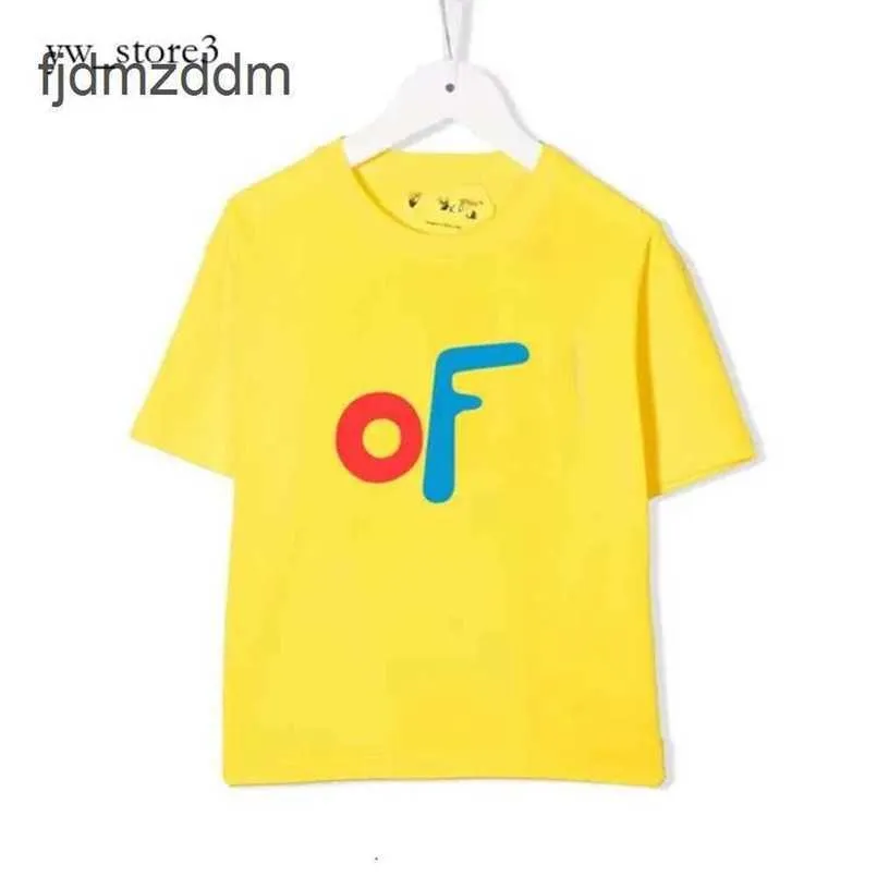 Off White mass camisetas com camiseta de luxo garotos meninos flechas irregulares meninas de verão tshirts de manga curta letra de dedo imprimido de dedo solto crianças crianças jovens tees 192