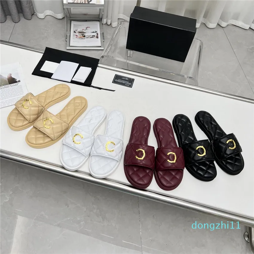 15a canal C Chanellies intertravados Multa de sandália de couro acolchoado feminino lâminas de designers plataforma sapatos planos calfskin bordados sandals