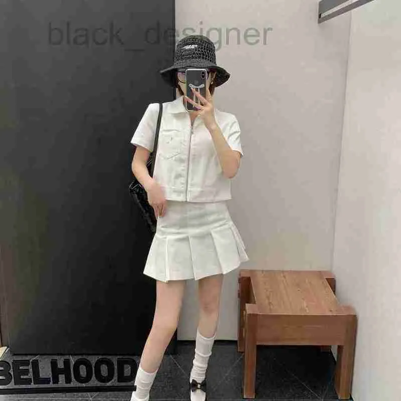 Two Piece Dress designer 2024 Spring/Summer Collection New Polo Neck Short Sleeve Denim Top Paired with Folded Skirt Set A0OQ