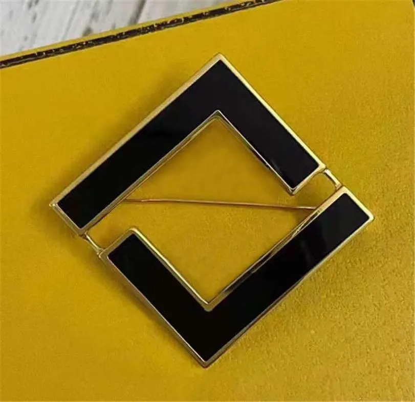 Vrouwen zwarte mannen witte broche designer pins gouden letter pins brochers voor pak jurkpennen voor feest leuk cadeau modeontwerpster jood 3003161