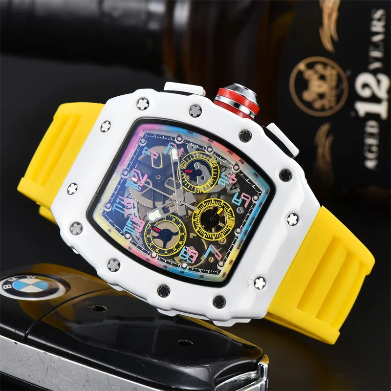 Fashion Luxury Men's's Watch Chronograph Rubber Strap Quartz Quartz Wristwatch Brand Watch Men 43 mm White Surface Designer Watches