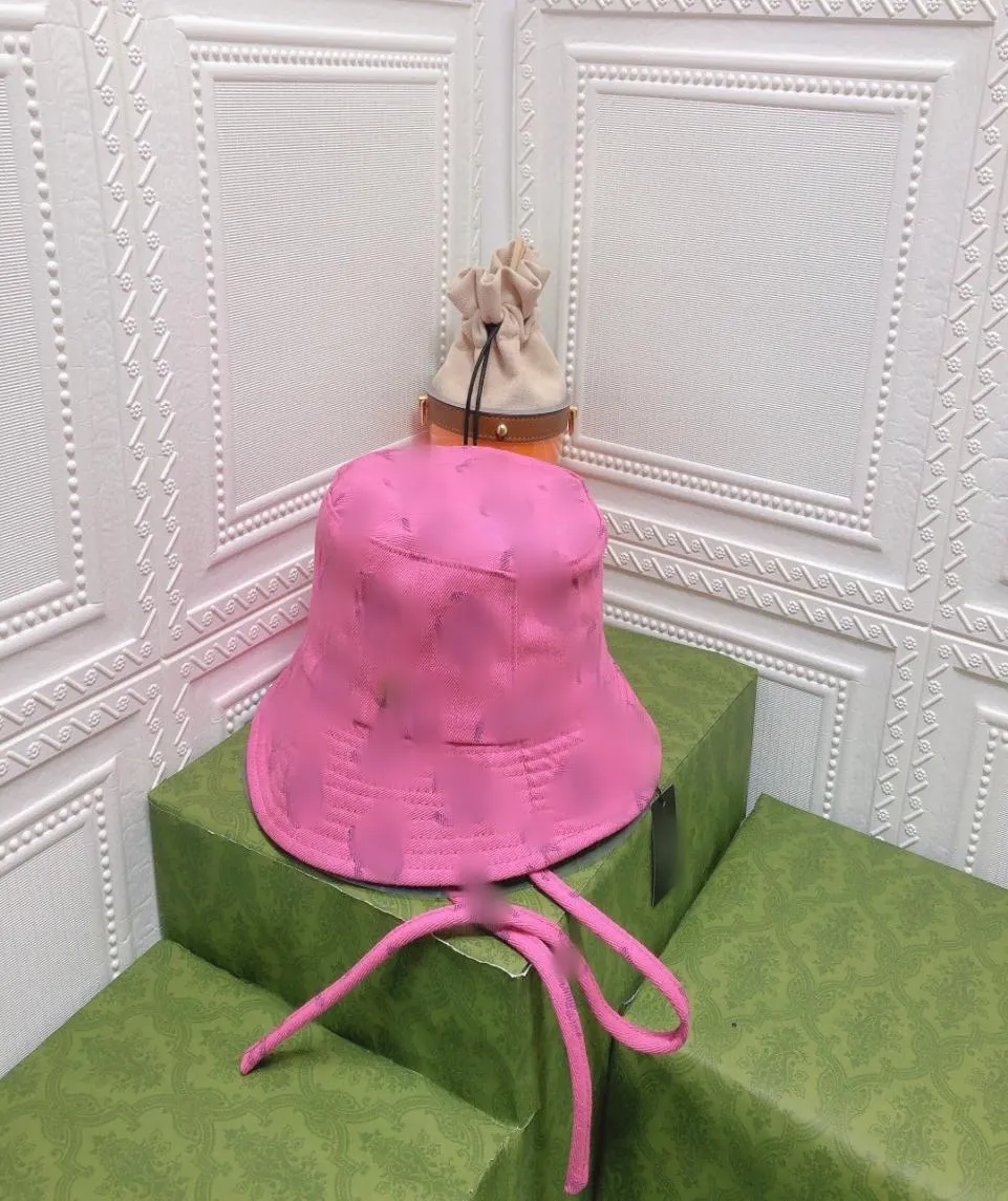 2022 Designer di uomini Designer Cappello Bucket Lettera stampata Denim Designer maschili grigi rosa Cappelli da sole Donne di moda all'aperto Sunhat1640252