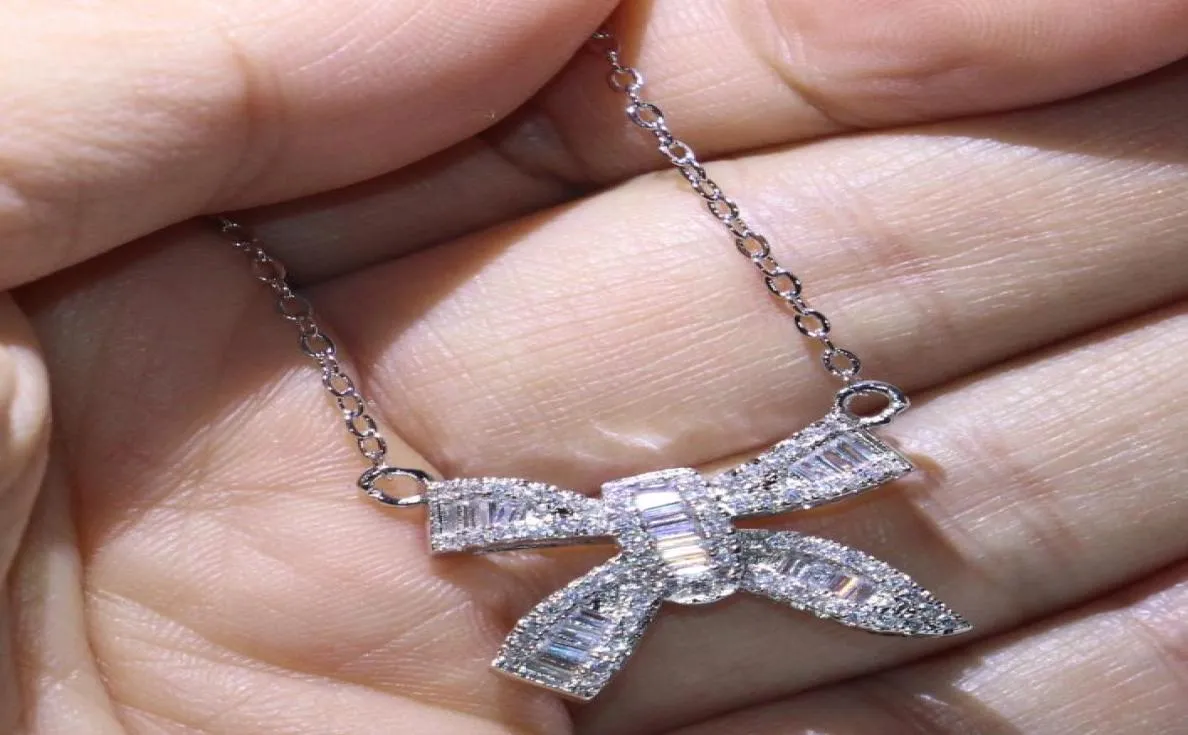 Nouvelle arrivée d'origine tout nouveau bijoux de luxe Infinity 925 STERLING Silver Princess Cut White Topaz Diamond Lucky Chain Bow Pendan4864764