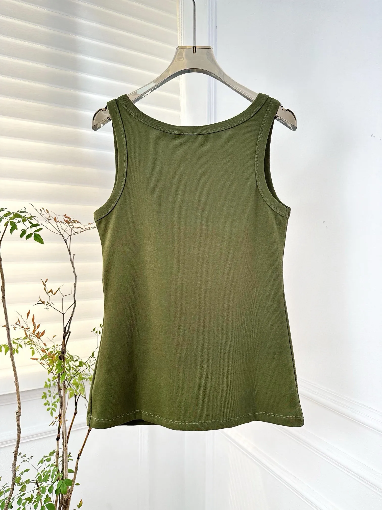 Olive green tank top outfit sales
