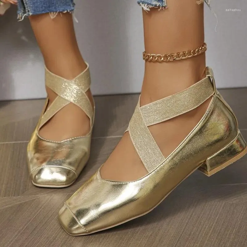Buty zwykłe Plus w rozmiarze nisko obcasowe damskie europejskie i amerykańskie modne palec kwadratowy płytki krojone Mary Jane Flats