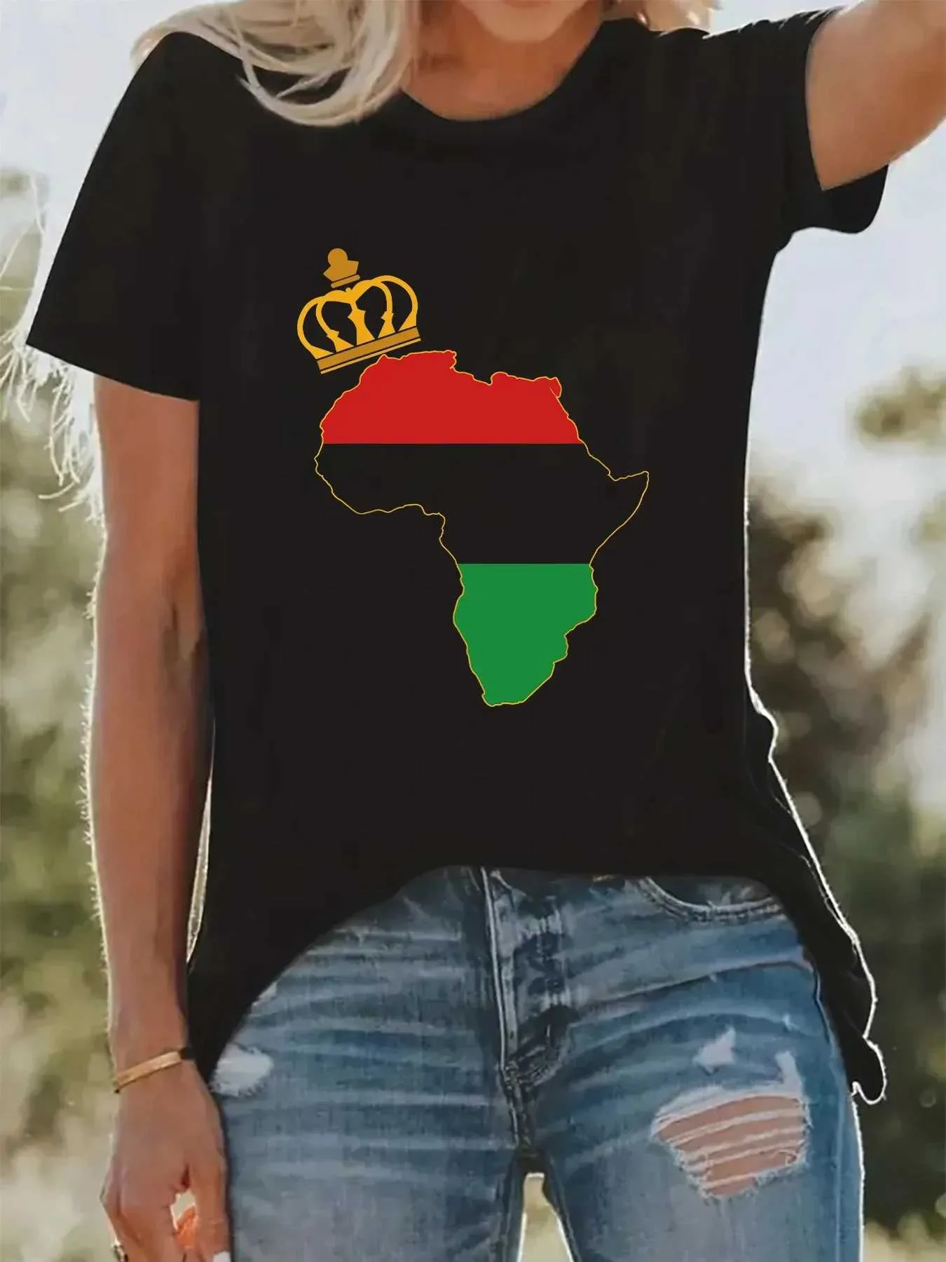 Kvinnors t-shirt y2k kort slves t-shirt sommar afrikansk karta och kronkvinnor tryckt t-shirt sommar kort slved mode rund nacke topp y240509