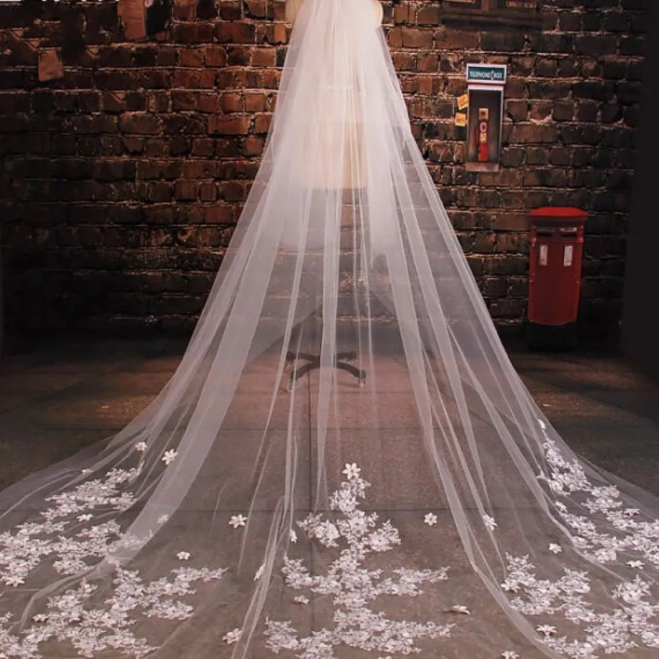 Veli da sposa della cattedrale di lusso Appliques fiori veli da sposa in tulle fatti a mano con veli lunghi per le spose da 3 metri 241q